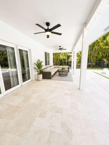 2932 Banyan Boulevard Circle NW, Boca Raton, FL 33431