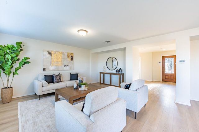 524 Carrington ST, Hutto, TX 78634