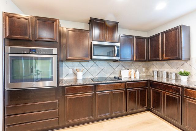 524 Carrington ST, Hutto, TX 78634