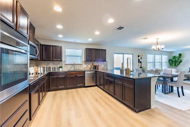 524 Carrington ST, Hutto, TX 78634