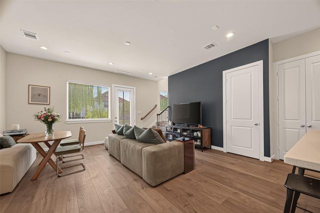 5912 Haring Lane, Houston, TX 77091