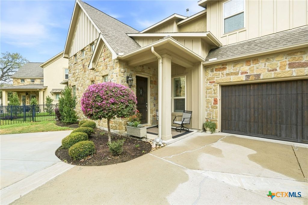 Image 3 of property listing at 2608 Barbera Pass, Austin, TX 78748