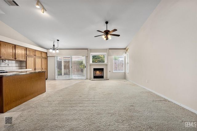 8609 Goldfinch Drive, Bakersfield, CA 93312