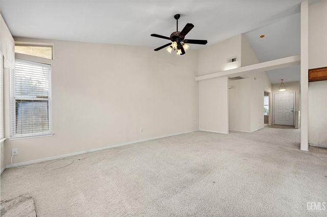 8609 Goldfinch Drive, Bakersfield, CA 93312