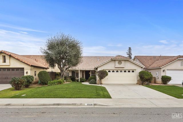 8609 Goldfinch Drive, Bakersfield, CA 93312