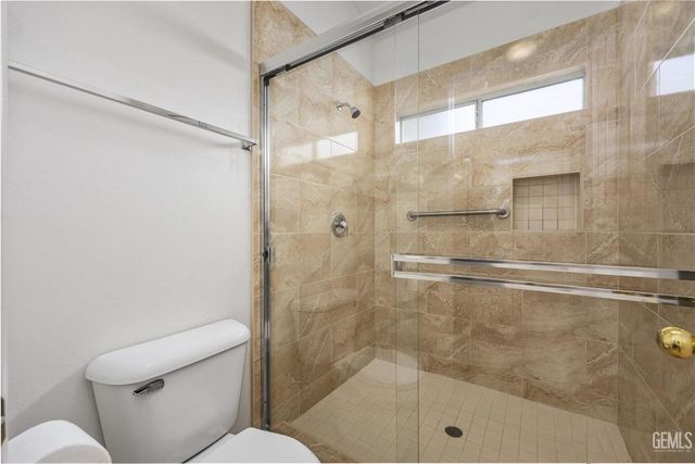 8609 Goldfinch Drive, Bakersfield, CA 93312