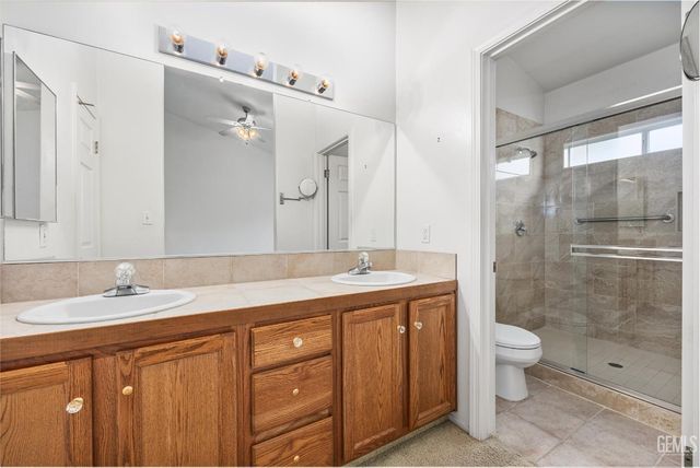 8609 Goldfinch Drive, Bakersfield, CA 93312