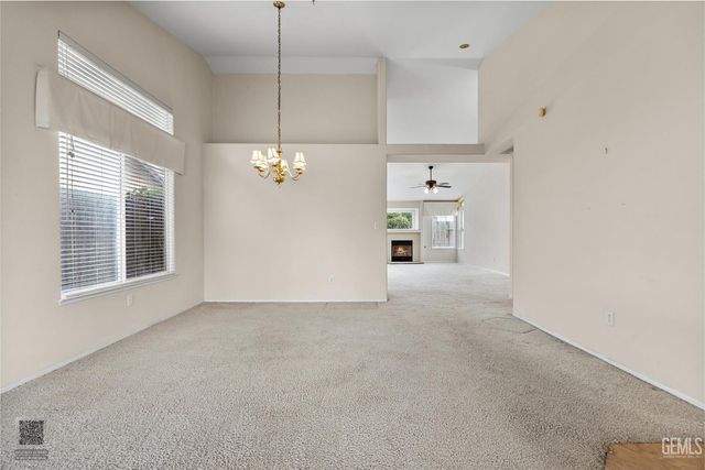 8609 Goldfinch Drive, Bakersfield, CA 93312