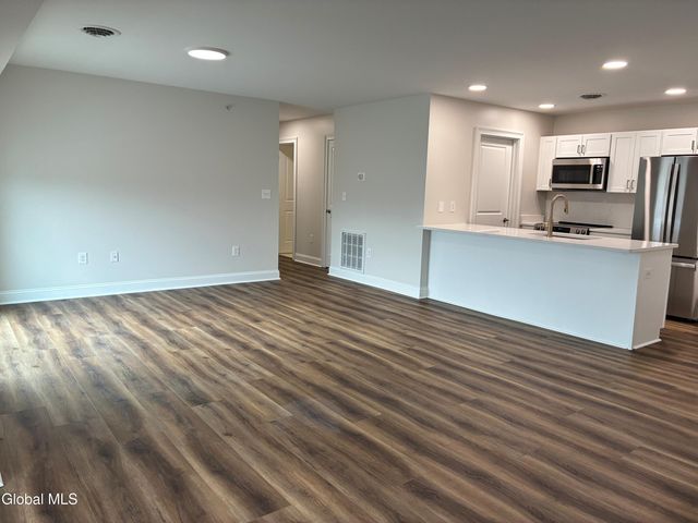 60 Weibel Avenue 7SR202, Saratoga Springs, NY 12866