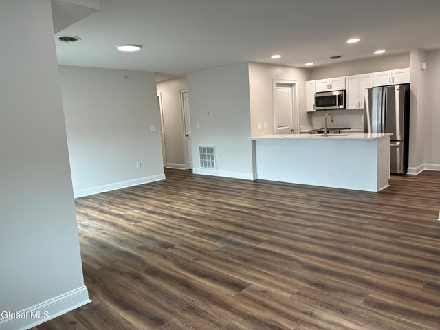 60 Weibel Avenue 7SR202, Saratoga Springs, NY 12866