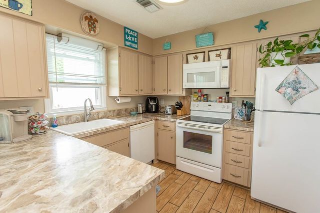 405 13th Ave S Apt K, Myrtle Beach, SC 29577