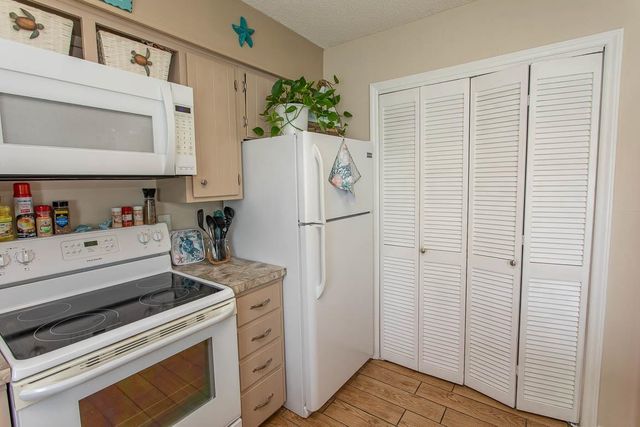 405 13th Ave S Apt K, Myrtle Beach, SC 29577