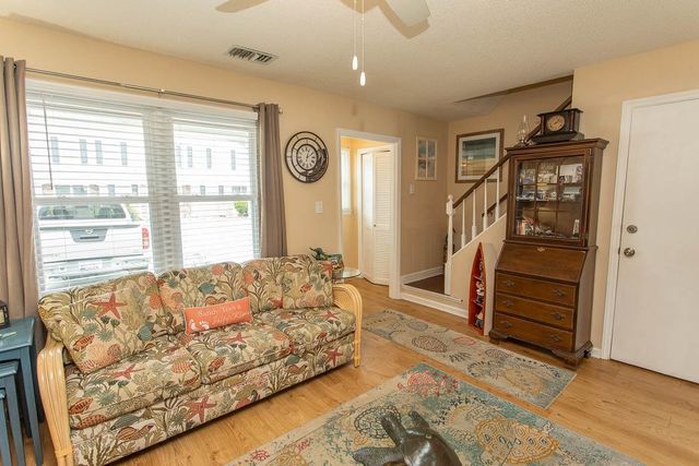 405 13th Ave S Apt K, Myrtle Beach, SC 29577