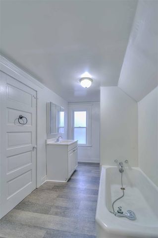 1019 Woodbridge Street, Jackson, MI 49203