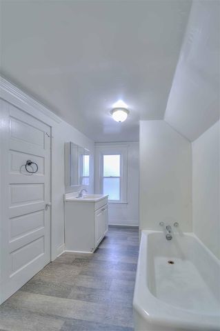 1019 Woodbridge Street, Jackson, MI 49203