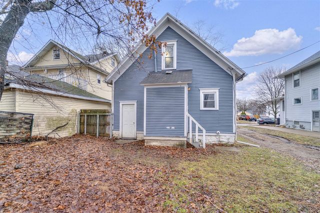 1019 Woodbridge Street, Jackson, MI 49203