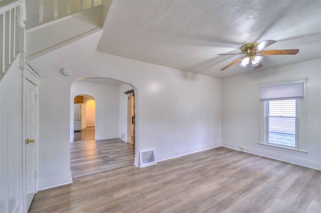 1019 Woodbridge Street, Jackson, MI 49203