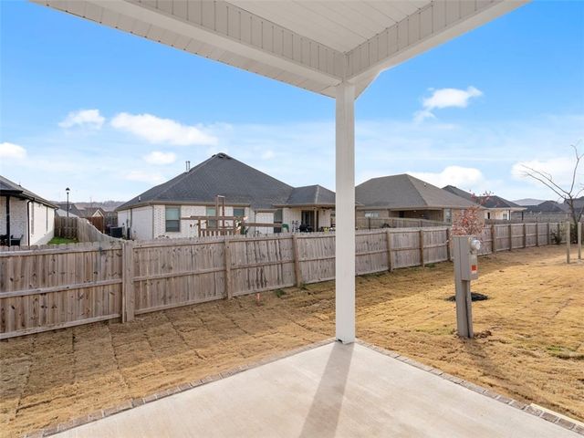 573 S Neon Avenue, Fayetteville, AR 72704