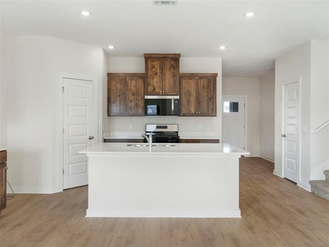 573 S Neon Avenue, Fayetteville, AR 72704