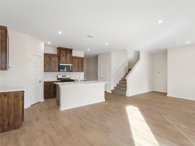 573 S Neon Avenue, Fayetteville, AR 72704