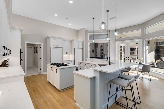 121 N BOULEVARD OF PRESIDENTS, Sarasota, FL 34236