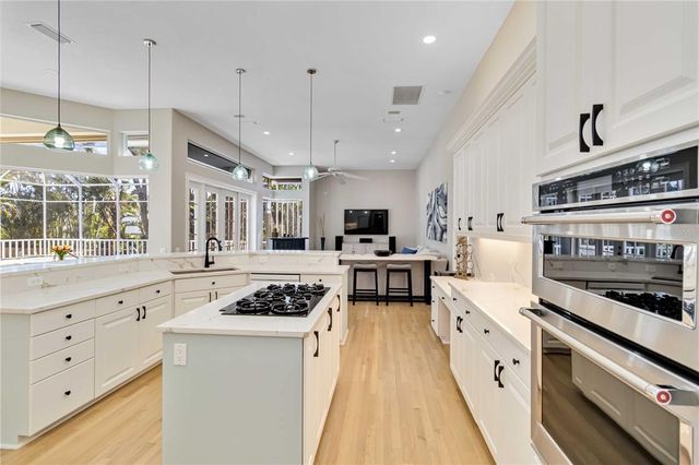121 N BOULEVARD OF PRESIDENTS, Sarasota, FL 34236