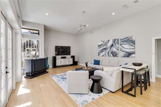121 N BOULEVARD OF PRESIDENTS, Sarasota, FL 34236
