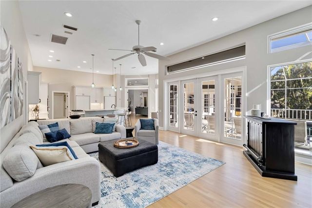121 N BOULEVARD OF PRESIDENTS, Sarasota, FL 34236