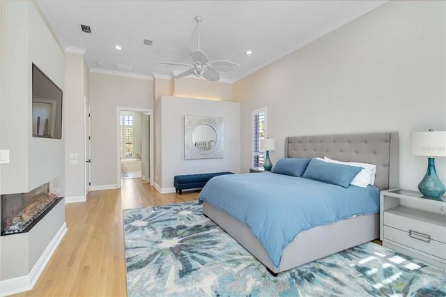 121 N BOULEVARD OF PRESIDENTS, Sarasota, FL 34236