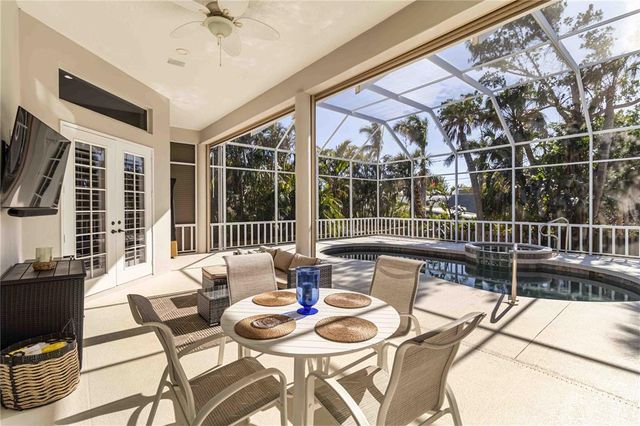 121 N BOULEVARD OF PRESIDENTS, Sarasota, FL 34236