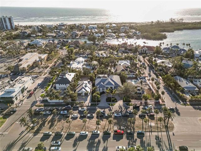 121 N BOULEVARD OF PRESIDENTS, Sarasota, FL 34236
