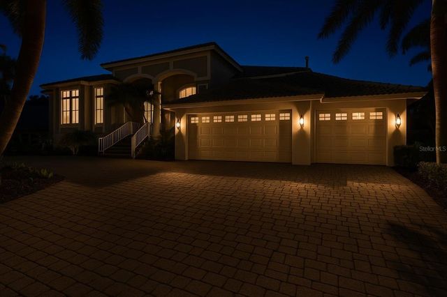 121 N BOULEVARD OF PRESIDENTS, Sarasota, FL 34236