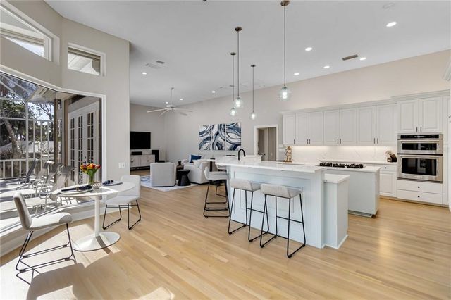 121 N BOULEVARD OF PRESIDENTS, Sarasota, FL 34236