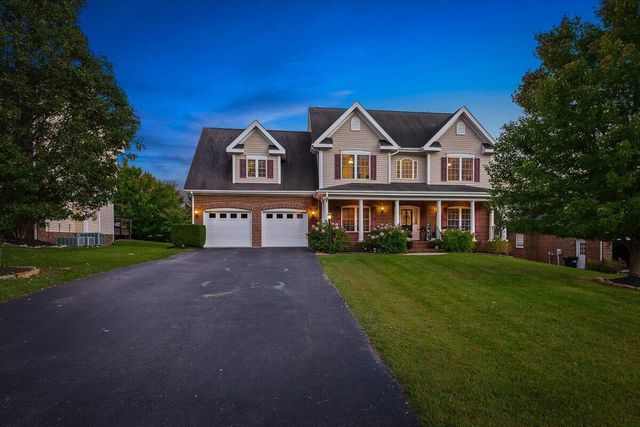 6110 Wisteria Place CT, Roanoke, VA 24012