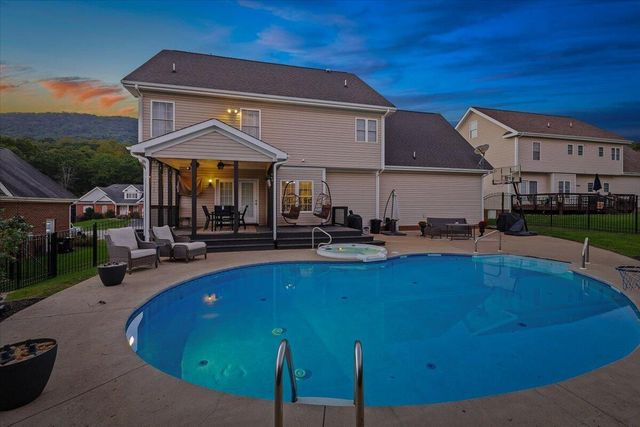 6110 Wisteria Place CT, Roanoke, VA 24012