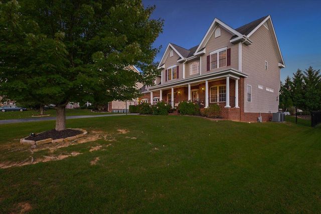 6110 Wisteria Place CT, Roanoke, VA 24012