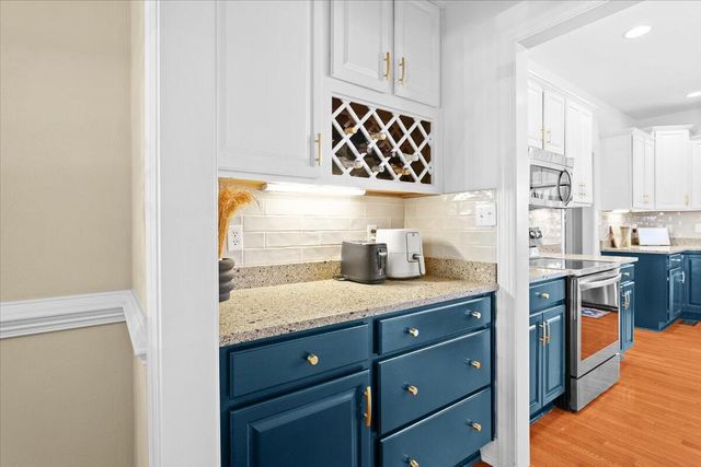 6110 Wisteria Place CT, Roanoke, VA 24012