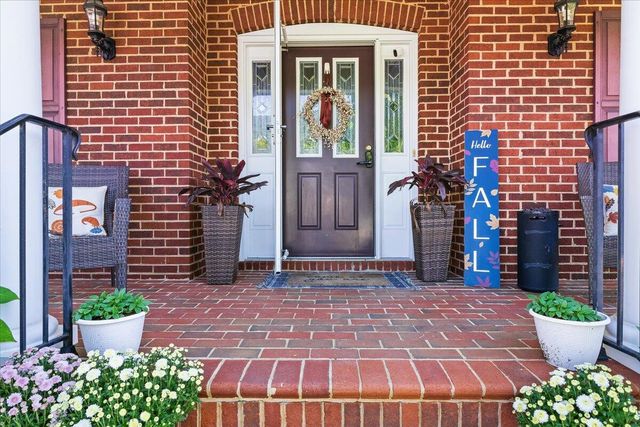 6110 Wisteria Place CT, Roanoke, VA 24012