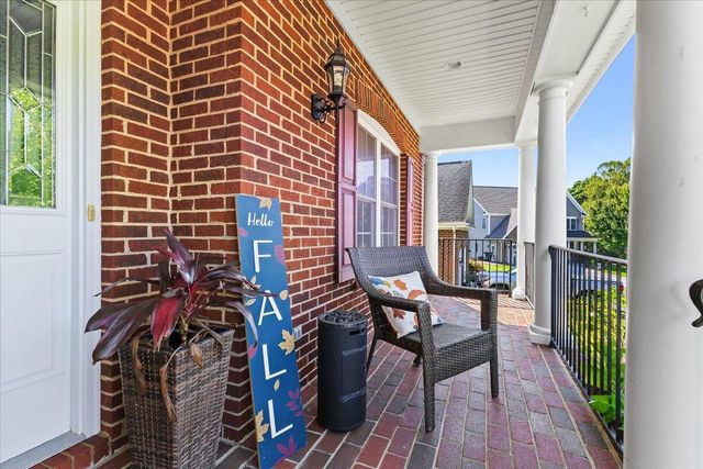 6110 Wisteria Place CT, Roanoke, VA 24012