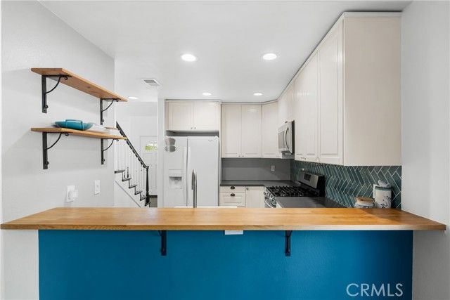 389 Ralcam Place, Costa Mesa, CA 92627