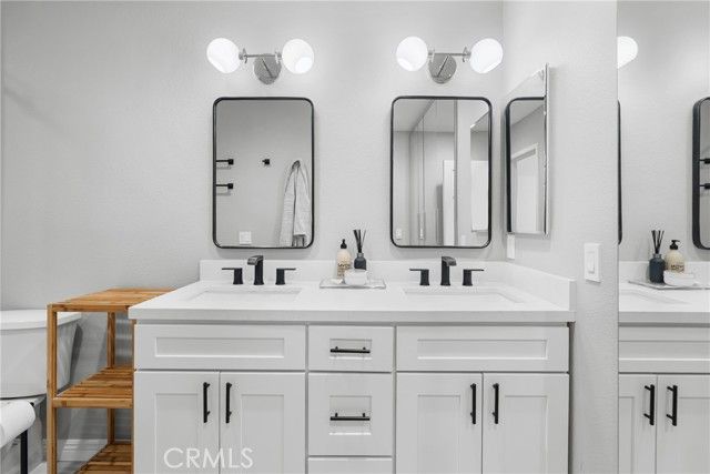 389 Ralcam Place, Costa Mesa, CA 92627