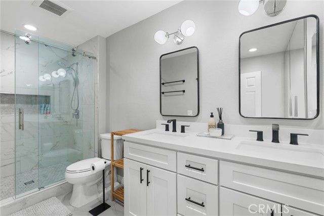 389 Ralcam Place, Costa Mesa, CA 92627