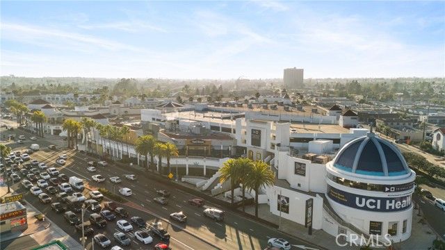 389 Ralcam Place, Costa Mesa, CA 92627