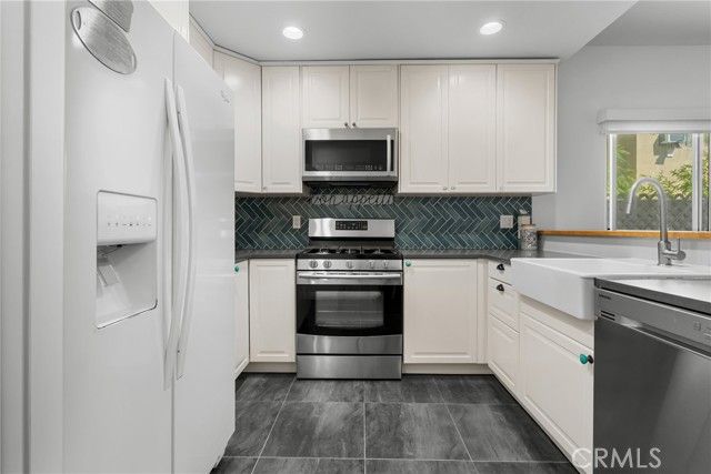 389 Ralcam Place, Costa Mesa, CA 92627