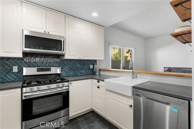 389 Ralcam Place, Costa Mesa, CA 92627