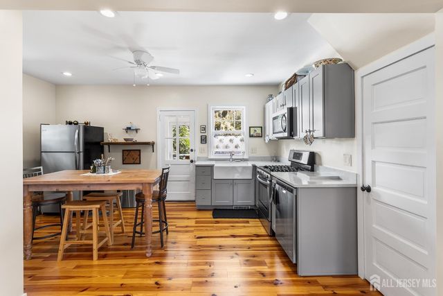 100 Laurel Avenue, Island Heights, NJ 08732