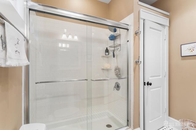 100 Laurel Avenue, Island Heights, NJ 08732