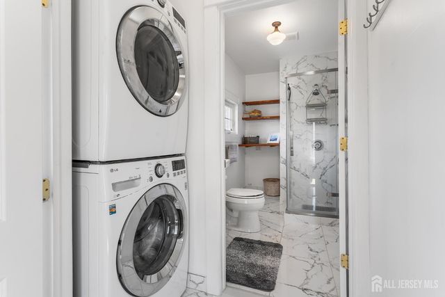 100 Laurel Avenue, Island Heights, NJ 08732