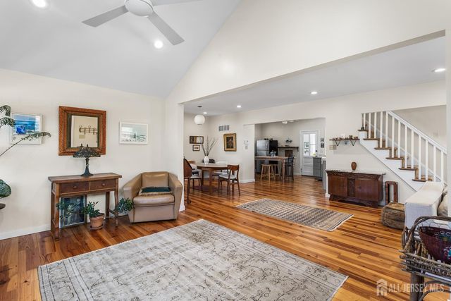 100 Laurel Avenue, Island Heights, NJ 08732