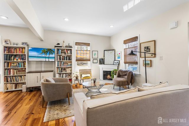 100 Laurel Avenue, Island Heights, NJ 08732